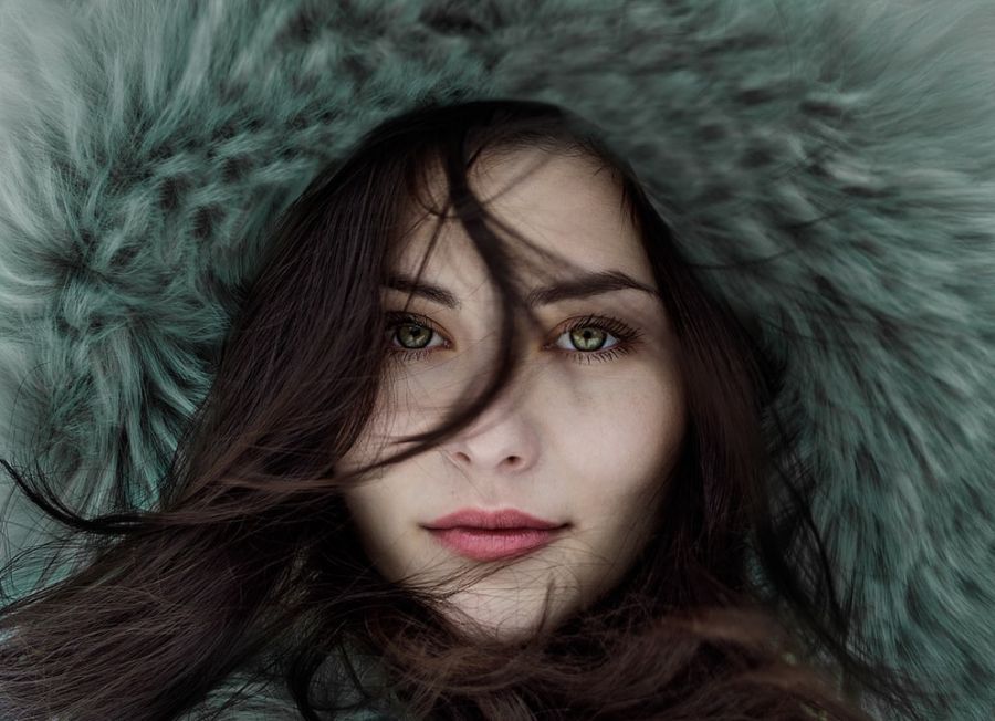 visage d'une femme en hiver